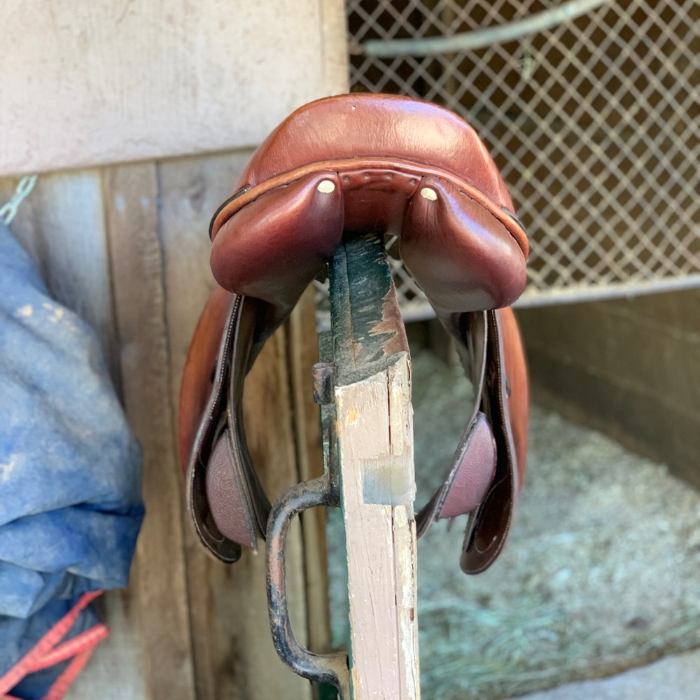 English riding saddle
